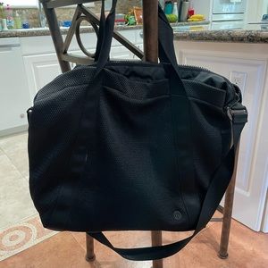 Black Lululemon mesh gym bag